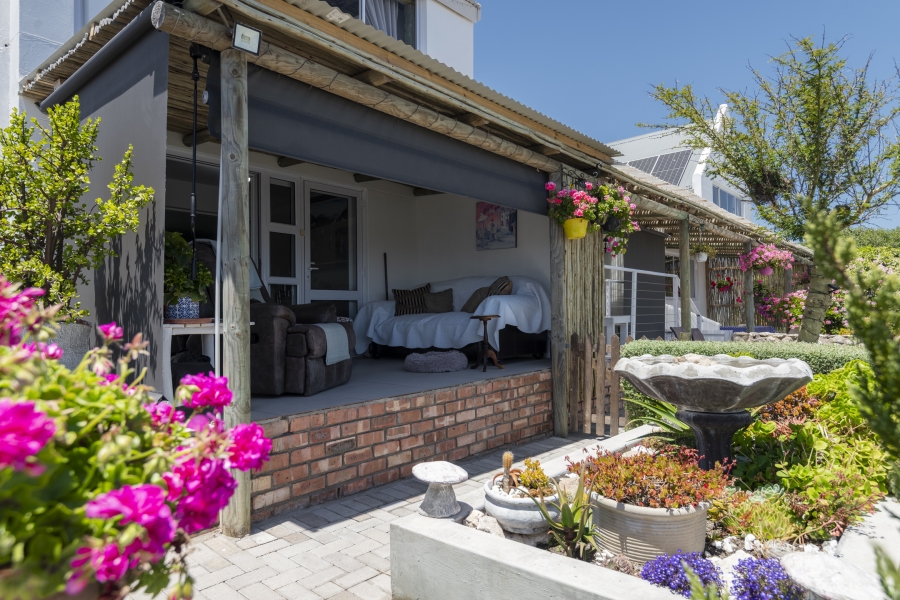 7 Bedroom Property for Sale in Jacobsbaai Western Cape